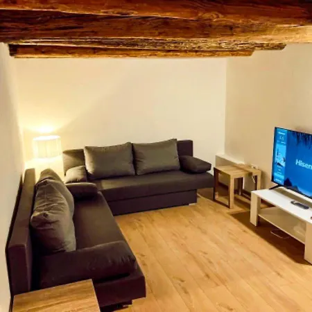 Villa Stara Skola *